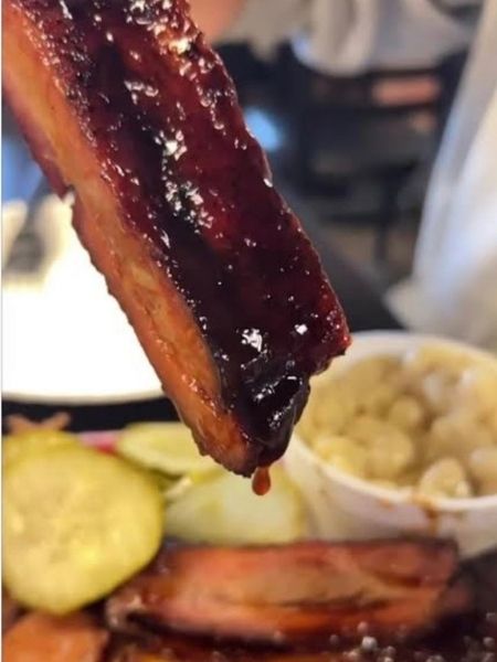 firehole-bbq-restaurant-yellowstone-montana